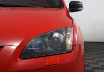 Подержанный автомобиль Ford Focus ST Hatchback 2007 года (23 фото)