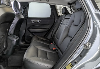Подержанный автомобиль Volvo XC60 2021 года (18 фото)