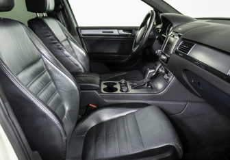 Подержанный автомобиль Volkswagen Touareg 2011 года (10 фото)