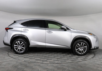 Подержанный автомобиль Lexus NX 2015 года (4 фото)
