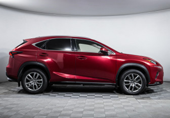 Подержанный автомобиль Lexus NX 2020 года (5 фото)