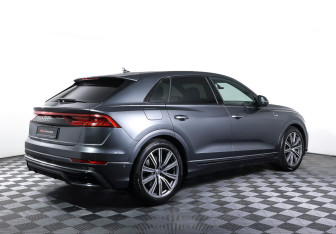 Подержанный автомобиль Audi Q8 2019 года (5 фото)