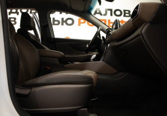 Подержанный автомобиль Hyundai Santa Fe 2019 года (31 фото)