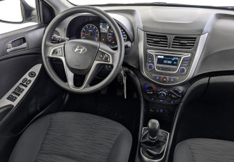 Подержанный автомобиль Hyundai Solaris Sedan 2015 года (26 фото)