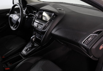 Подержанный автомобиль Ford Focus Sedan 2015 года (8 фото)
