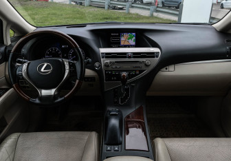 Подержанный автомобиль Lexus RX 2012 года (12 фото)
