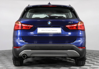 Подержанный автомобиль BMW X1 2017 года (4 фото)