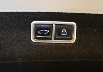 Подержанный автомобиль Genesis G70 2021 года (28 фото)