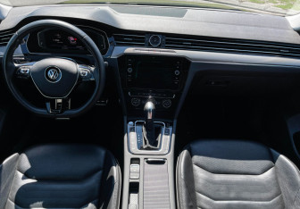 Подержанный автомобиль Volkswagen Arteon 2020 года (12 фото)