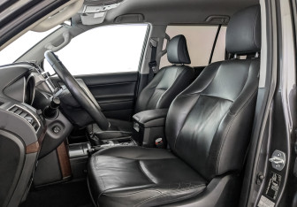 Подержанный автомобиль Toyota Land Cruiser Prado 2014 года (20 фото)