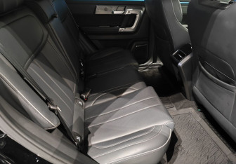 Подержанный автомобиль Jaecoo J7 2024 года (11 фото)