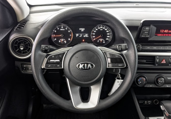 Подержанный автомобиль Kia Cerato Sedan 2019 года (22 фото)