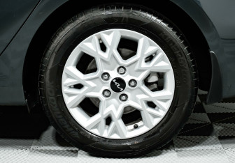 Подержанный автомобиль Kia Ceed Wagon 2022 года (7 фото)