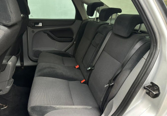 Подержанный автомобиль Ford Focus Sedan 2008 года (10 фото)