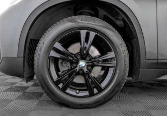 Подержанный автомобиль BMW X1 2019 года (18 фото)