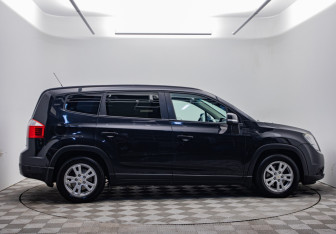 Подержанный автомобиль Chevrolet Orlando 2014 года (4 фото)