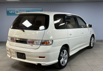Подержанный автомобиль Toyota Gaia 1999 года (5 фото)
