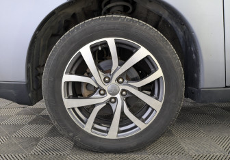 Подержанный автомобиль Mitsubishi Outlander 2012 года (12 фото)