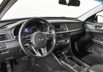 Подержанный автомобиль Kia Optima Sedan 2020 года (11 фото)