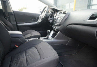 Подержанный автомобиль Kia Ceed Hatchback 2016 года (11 фото)