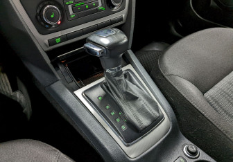 Подержанный автомобиль Skoda Octavia Liftback 2013 года (28 фото)