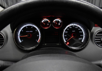 Подержанный автомобиль Peugeot 308 Hatchback 2009 года (13 фото)