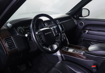 Подержанный автомобиль Land Rover Range Rover 2017 года (15 фото)