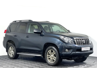 Подержанный автомобиль Toyota Land Cruiser Prado 2011 года (3 фото)