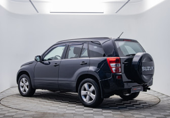 Подержанный автомобиль Suzuki Grand Vitara 2008 года (7 фото)