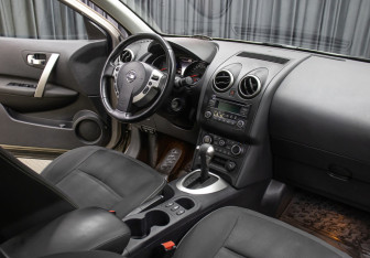 Подержанный автомобиль Nissan Qashqai 2012 года (11 фото)