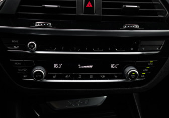Подержанный автомобиль BMW X3 2019 года (18 фото)