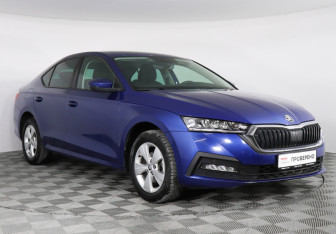 Подержанный автомобиль Skoda Octavia Liftback 2020 года (3 фото)