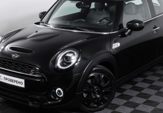 Подержанный автомобиль MINI Hatch 2020 года (23 фото)