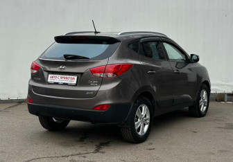 Подержанный автомобиль Hyundai ix35 2013 года (5 фото)