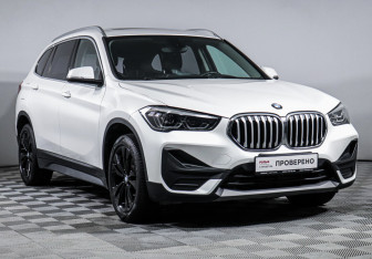 Подержанный автомобиль BMW X1 2021 года (3 фото)
