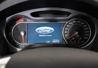 Подержанный автомобиль Ford S-MAX 2008 года (12 фото)