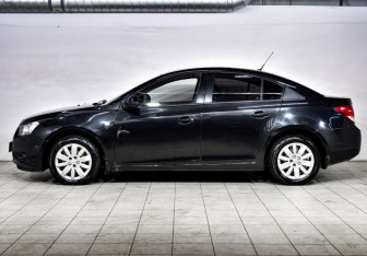 Подержанный автомобиль Chevrolet Cruze Sedan 2012 года (8 фото)