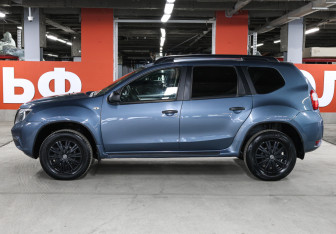Подержанный автомобиль Nissan Terrano 2017 года (8 фото)
