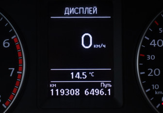 Подержанный автомобиль Volkswagen Jetta Sedan 2014 года (12 фото)