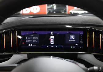 Подержанный автомобиль Geely Atlas 2024 года (13 фото)