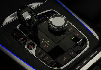 Подержанный автомобиль BMW X7 2020 года (24 фото)