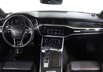 Подержанный автомобиль Audi A7 2019 года (12 фото)