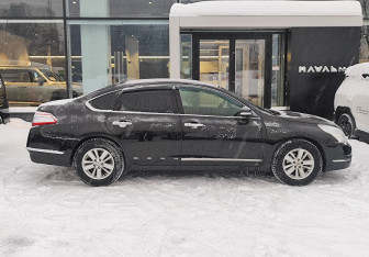 Подержанный автомобиль Nissan Teana 2011 года (4 фото)