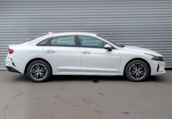 Подержанный автомобиль Kia K5 2021 года (4 фото)
