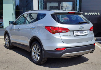 Подержанный автомобиль Hyundai Santa Fe 2013 года (7 фото)