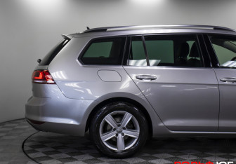 Подержанный автомобиль Volkswagen Golf Wagon 2016 года (21 фото)