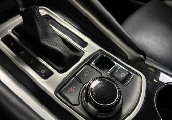 Подержанный автомобиль Mitsubishi Pajero Sport 2017 года (18 фото)