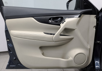 Подержанный автомобиль Nissan X-Trail 2018 года (18 фото)