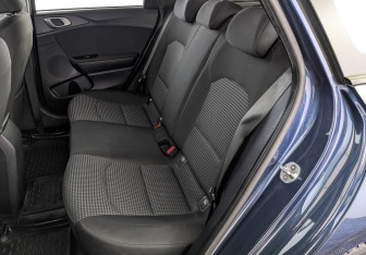 Подержанный автомобиль Kia Ceed Wagon 2020 года (18 фото)