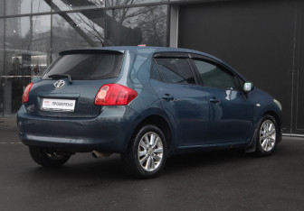 Подержанный автомобиль Toyota Auris Hatchback 2009 года (5 фото)